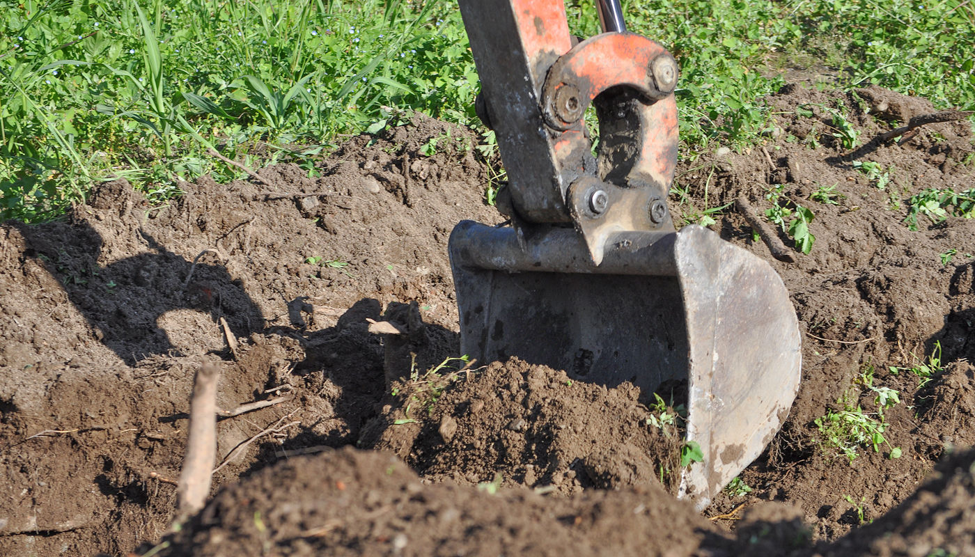 What are the steps in planning & building a dry creek bed? – Texoma Excavation & Construction
